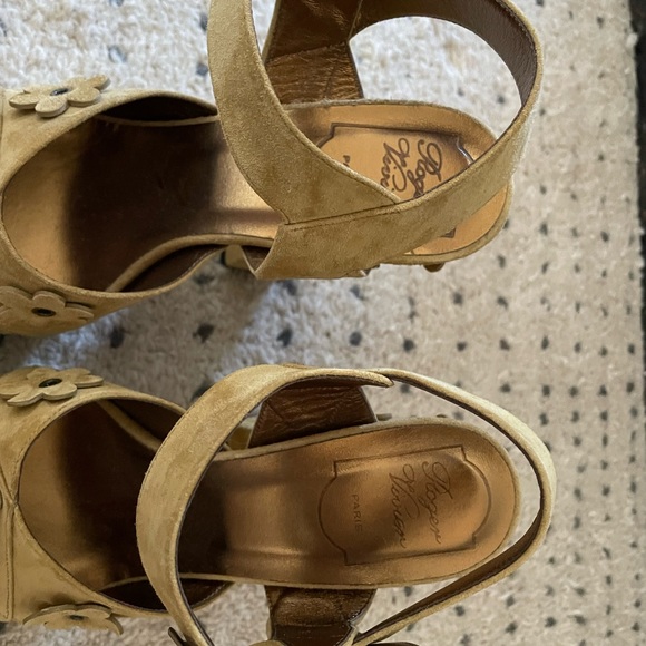 ROGER VIVIER suede flower bomb platform heels - Picture 6 of 6